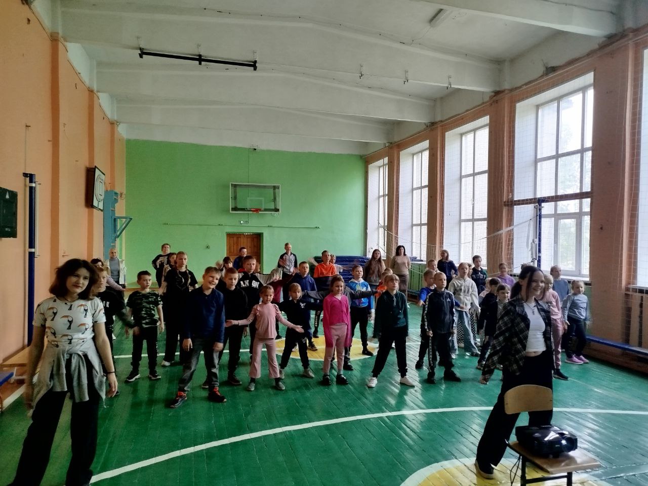 Утро начинается с зарядки!.
