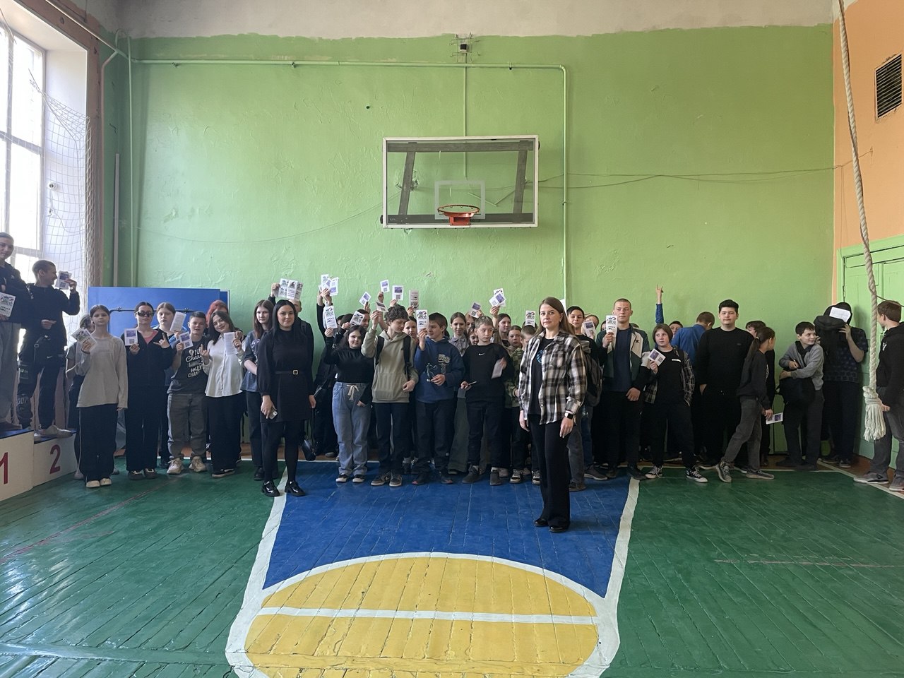 Уступи дорогу поездам!.