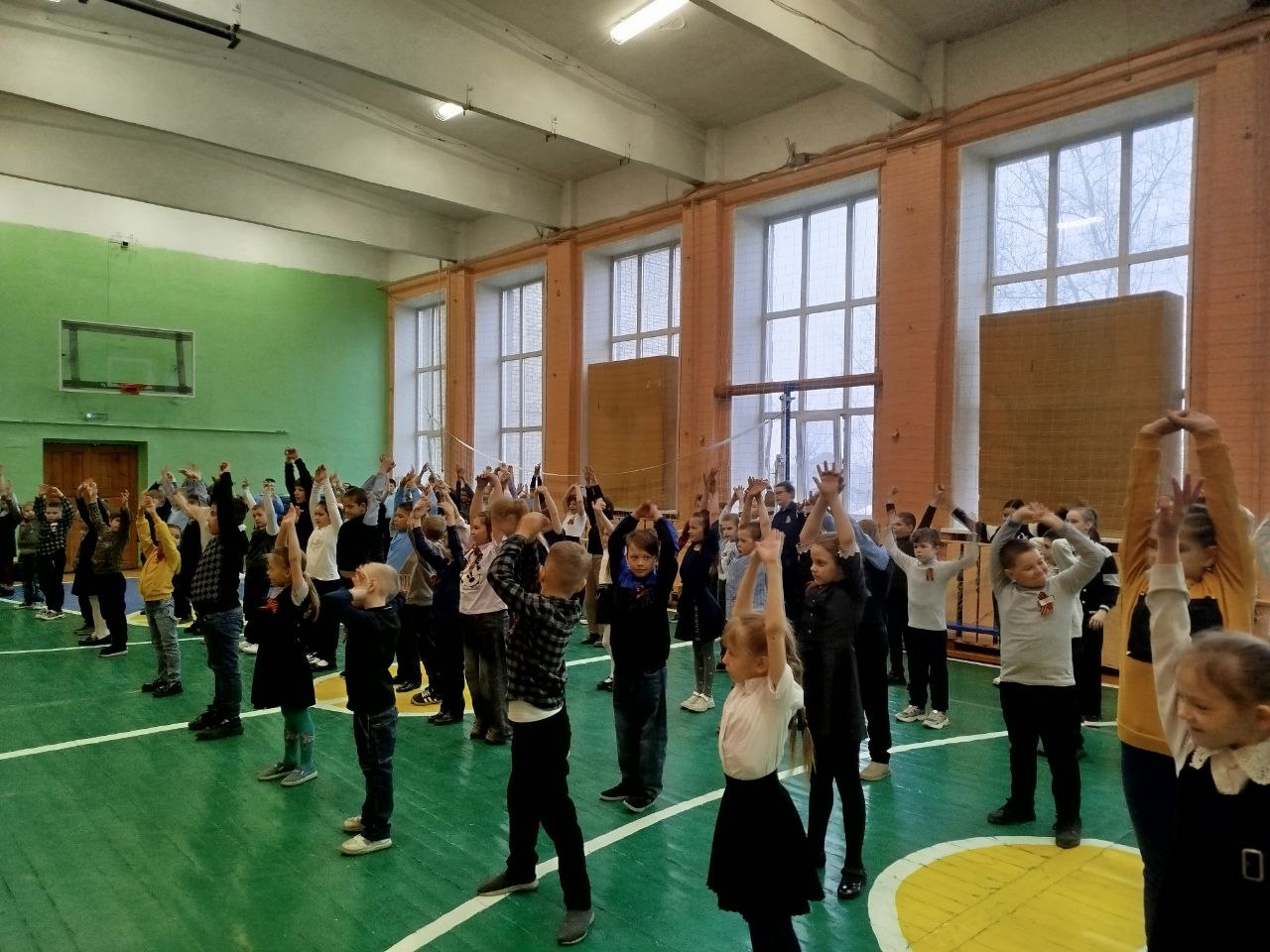 Зарядка для всех.